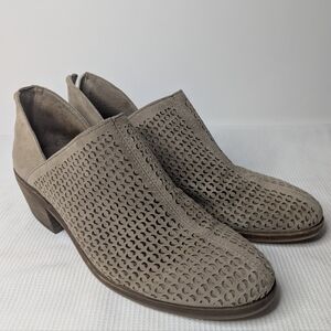 Vince Camuto Paleta Ankle Boots Rose Tan Perforated Suede Booties Women's Size 7